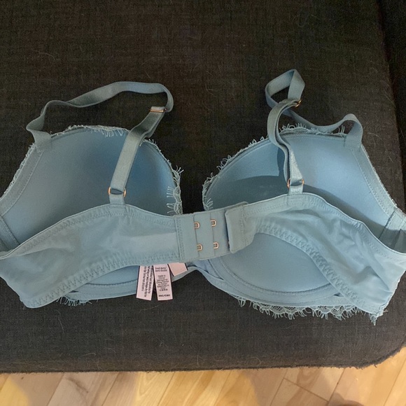 Victoria’s Secret Bra - Picture 2 of 3
